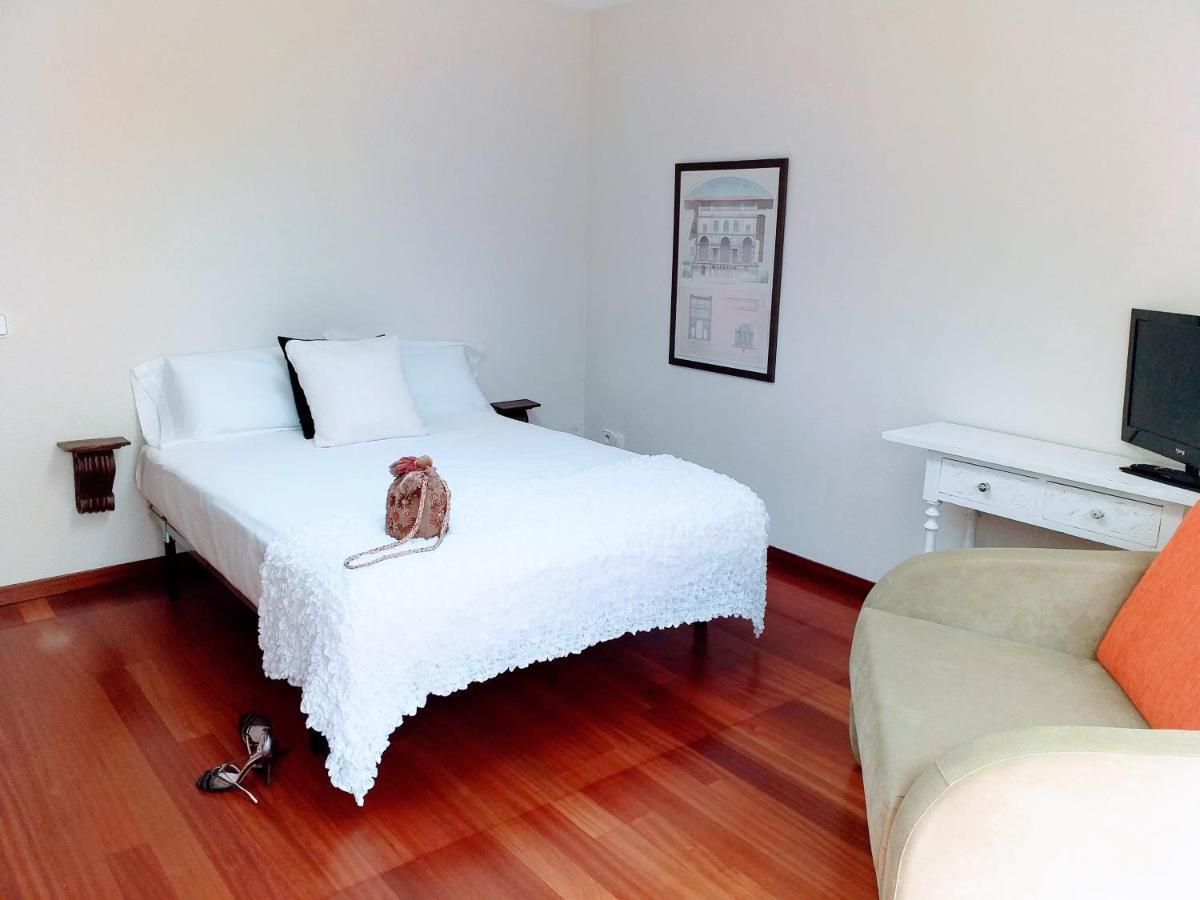 Large Apartment With Large And Sunny Terrace - Garden & Outdoor Gym , Alicante Center Dış mekan fotoğraf
